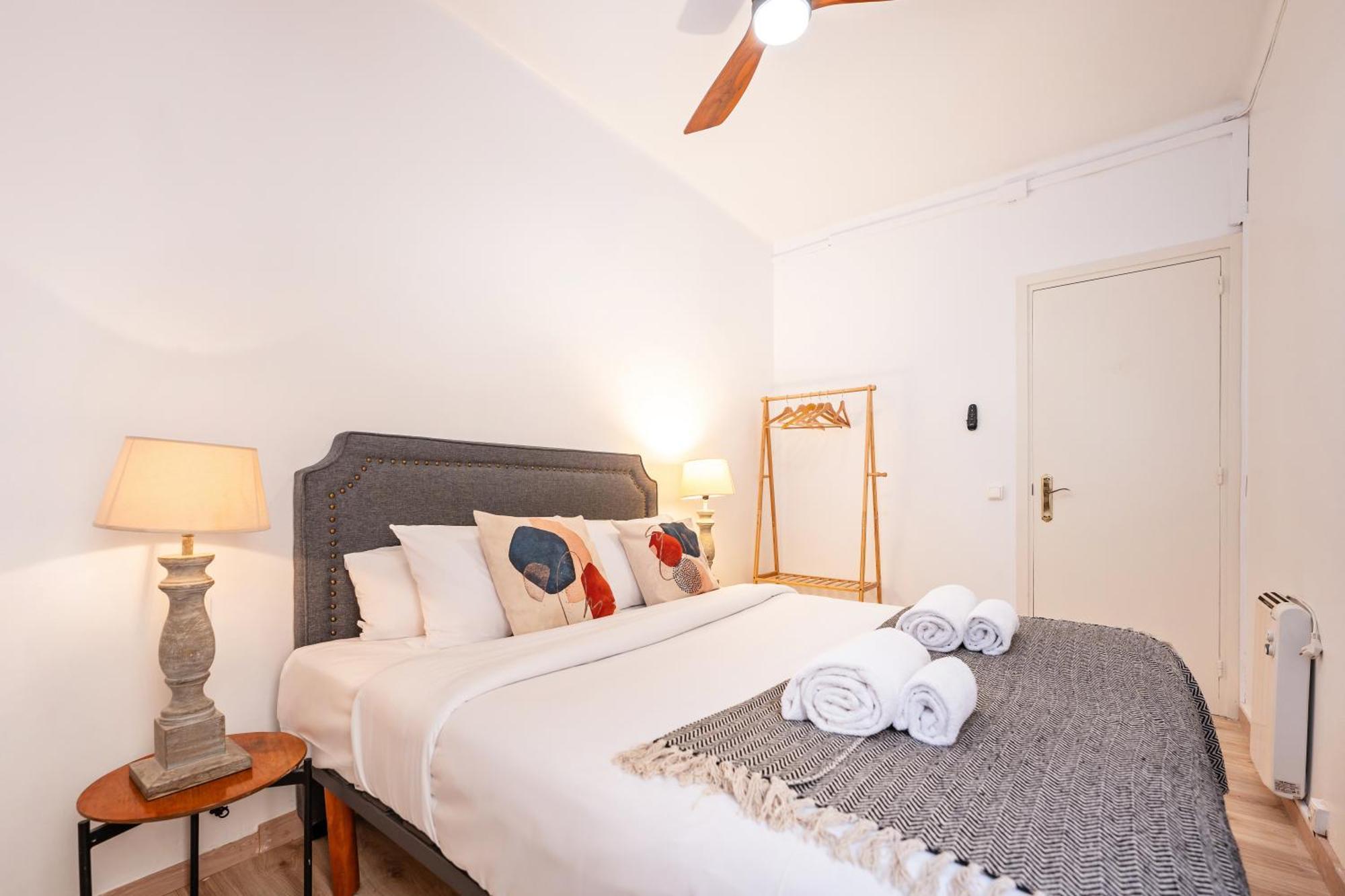 Apartment Rocafort In Eixample Barcelona